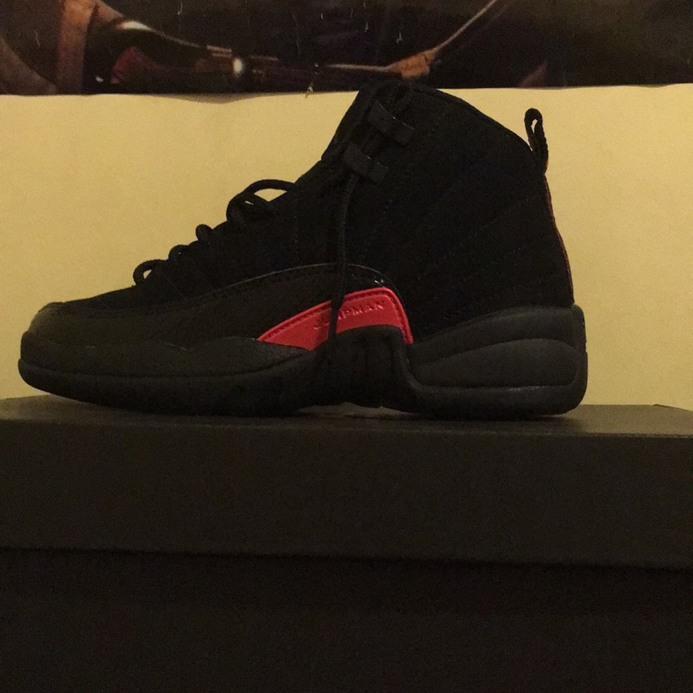 Jordan 12 worn twice 4.5Y